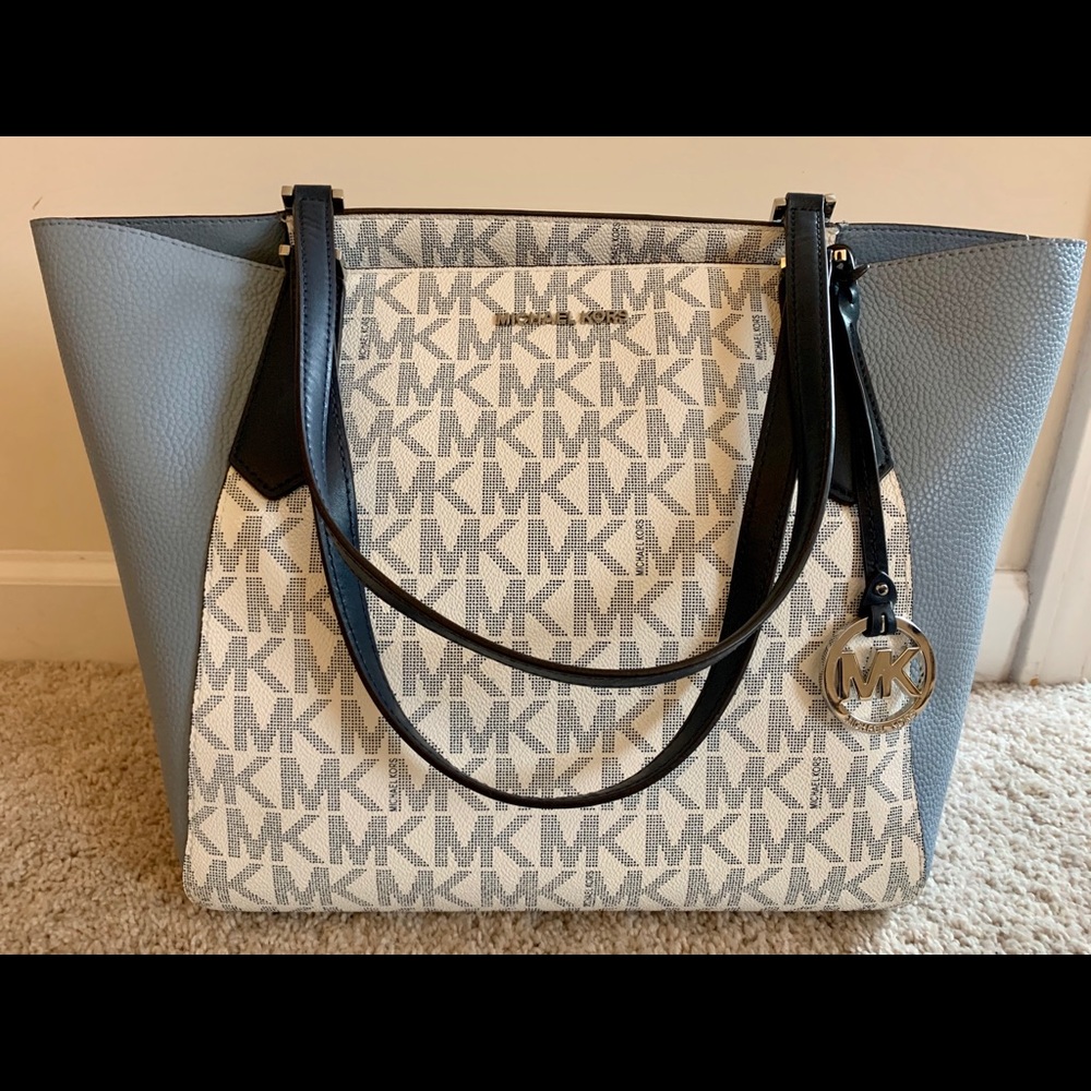 Signature Michael Kors medium tote